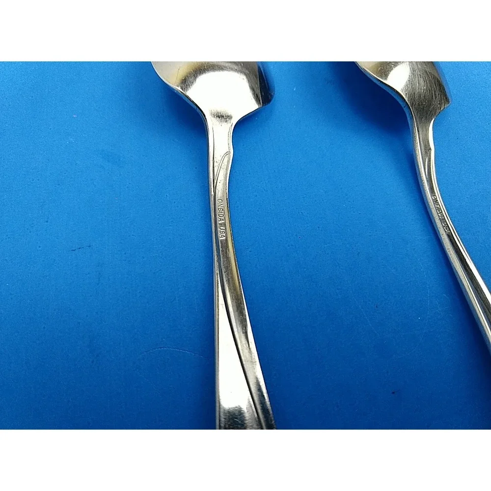 Oneida Flight Reliance USA Set Of 2 Spoons